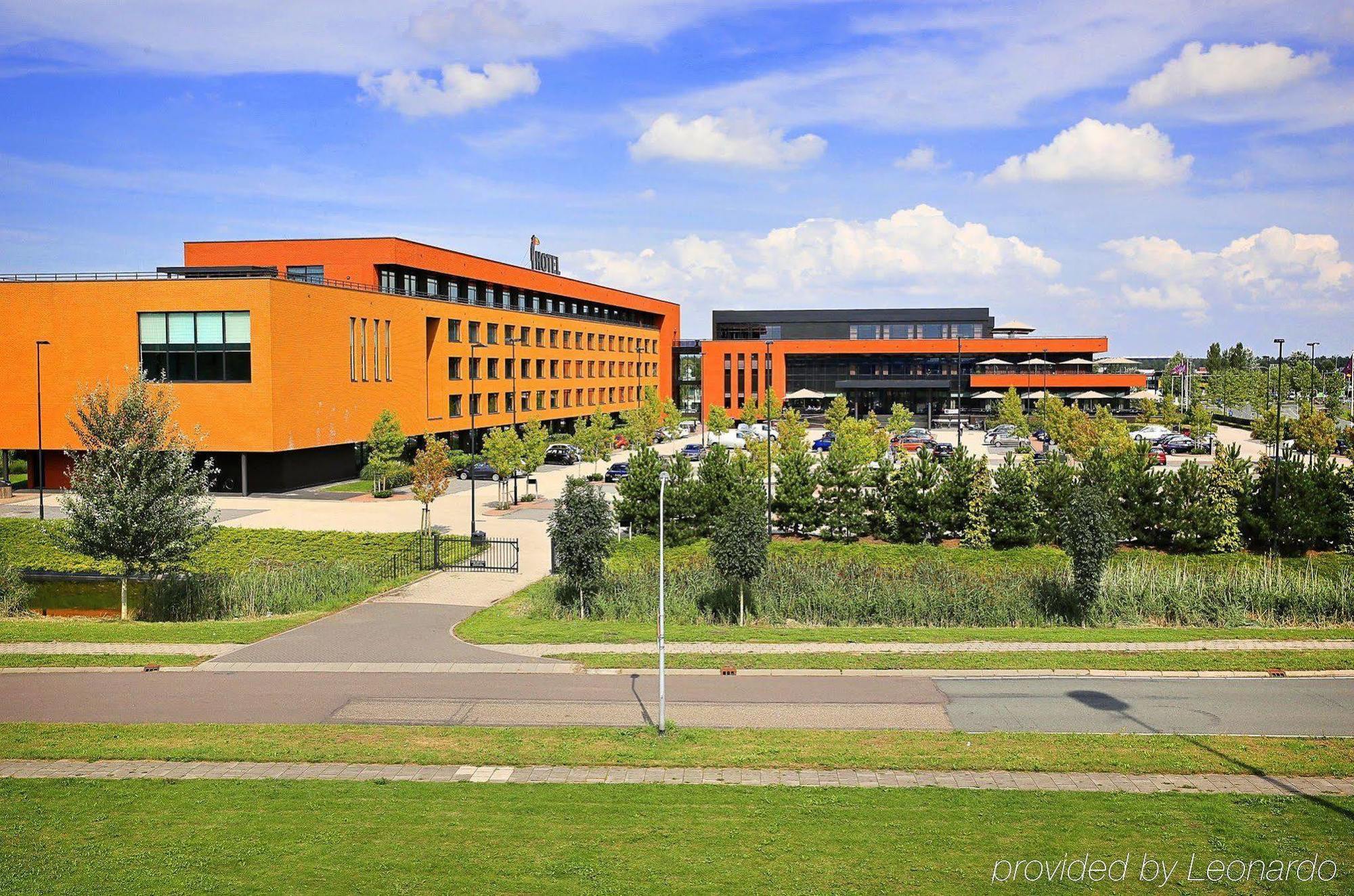 Van Der Valk Hotel Almere Extérieur photo